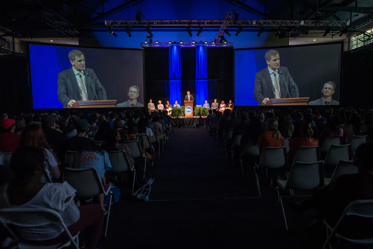President Roelofs speaks at Opening Convo