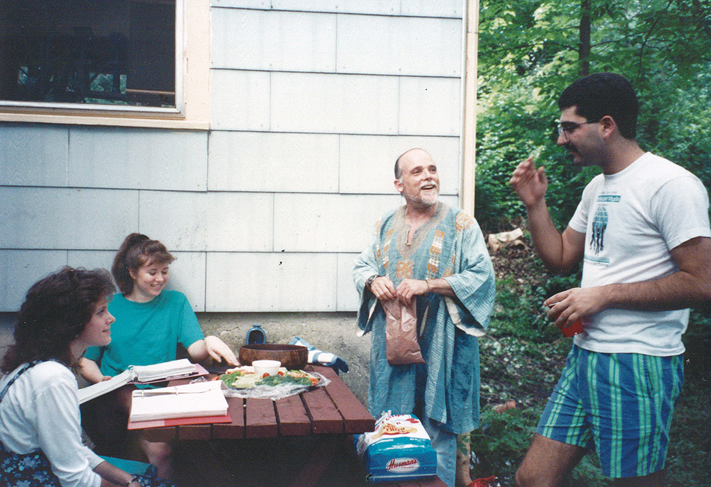Tom Boyd hosts sociology seniors at his home