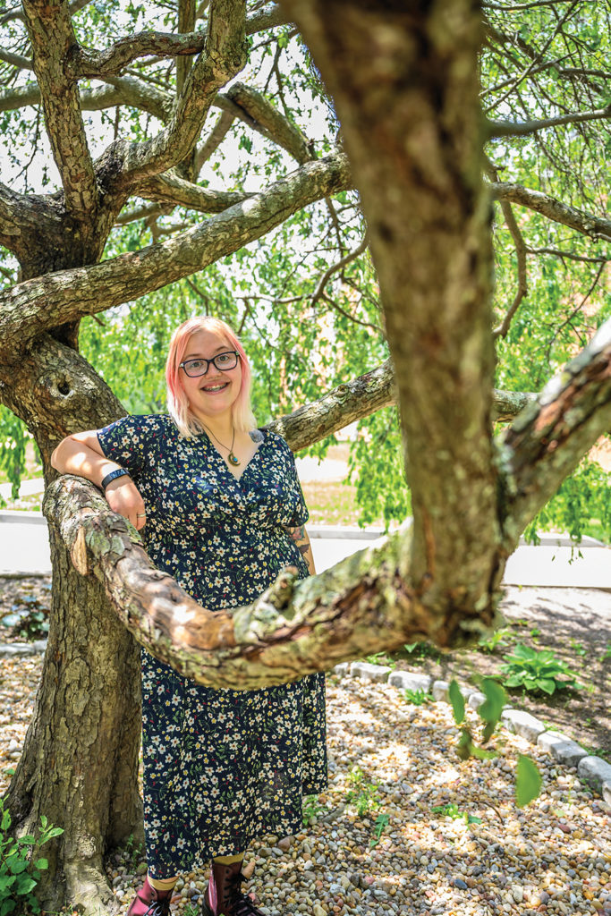 Portrait of Erika beside a tree on Berea's campus