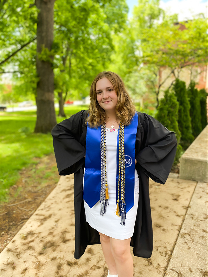 A graduation photograph of Kaitlyn '22.
