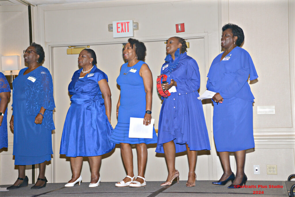 Greenville alumni choir sings for the gathered alumni attendees