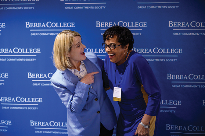 President Cheryl Nixon shares a laugh with Alyce Graves ʼ95 during the Great Commitment Society reception..