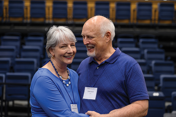 Lisa Parsons Arnold ’85 and husband, O’Neil Arnold ’85 pose for a photo as they celebrate their 40th class reunion.